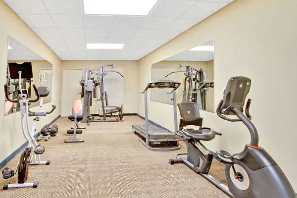 Days Inn & Suites by Wyndham Stockbridge South Atlanta 4
