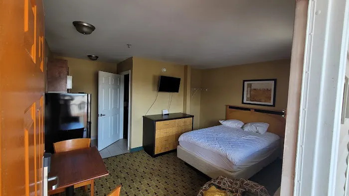 Stay Inn & Suites 4