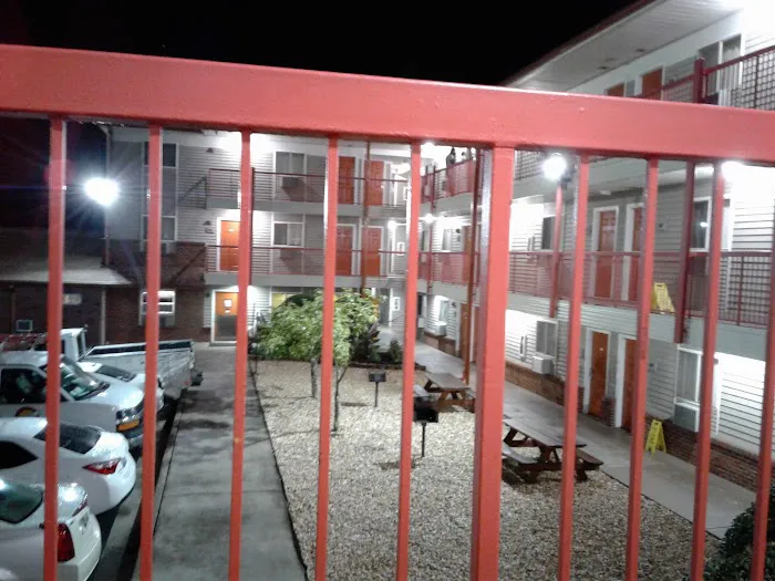 Stay Inn & Suites 4