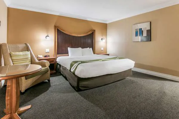 Quality Inn & Suites Atlanta Airport South 4