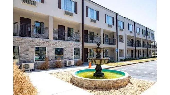 Days Inn by Wyndham College Park Atlanta Airport South 4