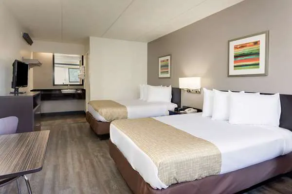 Travelodge by Wyndham College Park 4