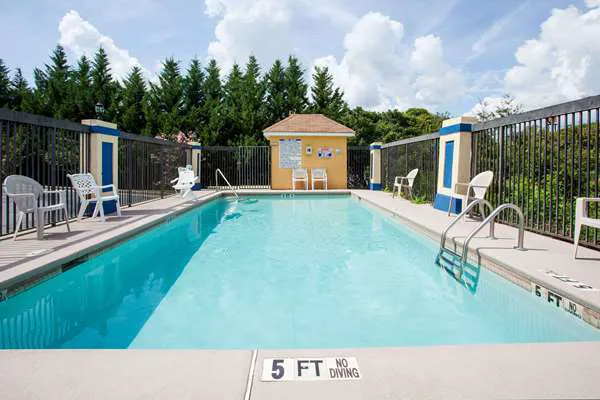 Days Inn by Wyndham Covington 4