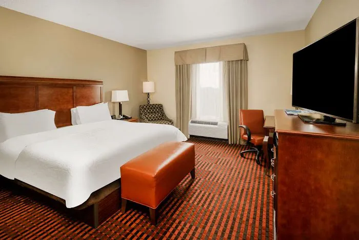Hampton Inn Covington 4