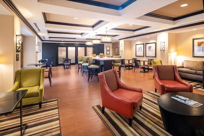 Hampton Inn Covington 4