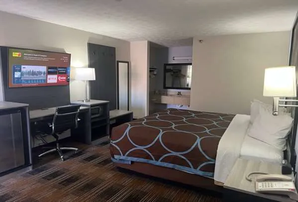Super 8 by Wyndham Covington 4