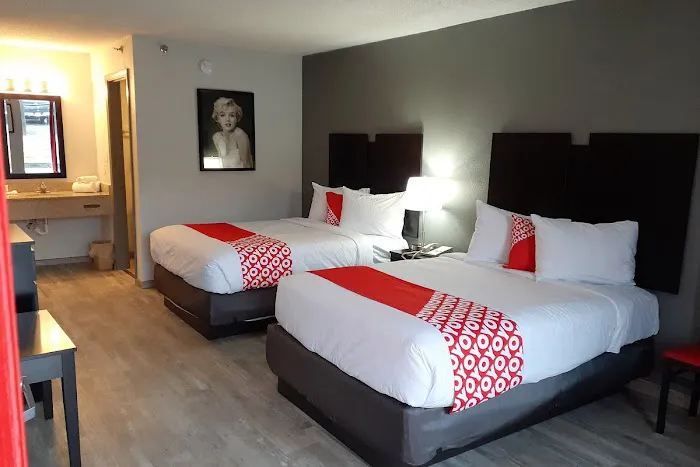 OYO Hotel Covington GA 4