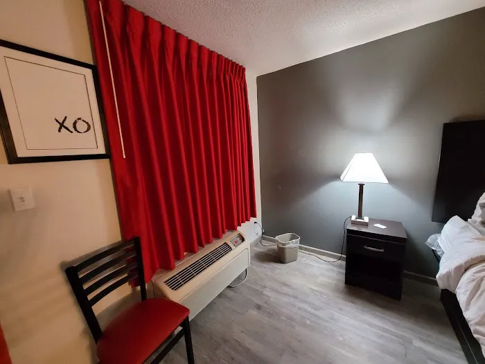 OYO Hotel Covington GA 4