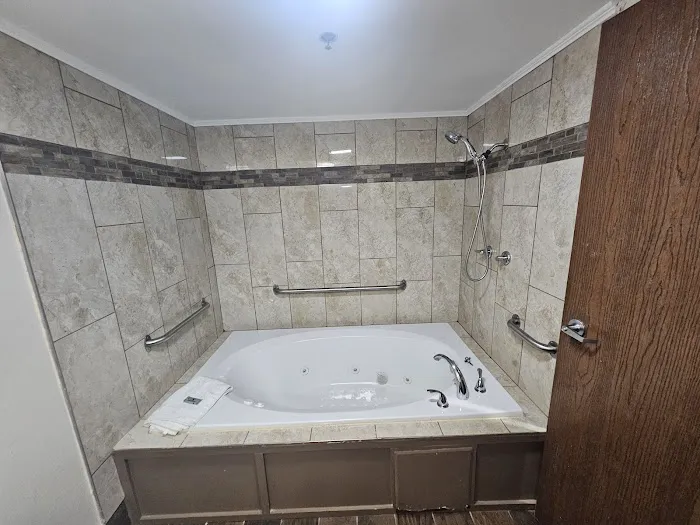 Quality Inn 4