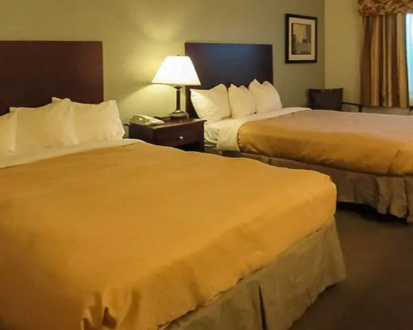 Quality Inn 4