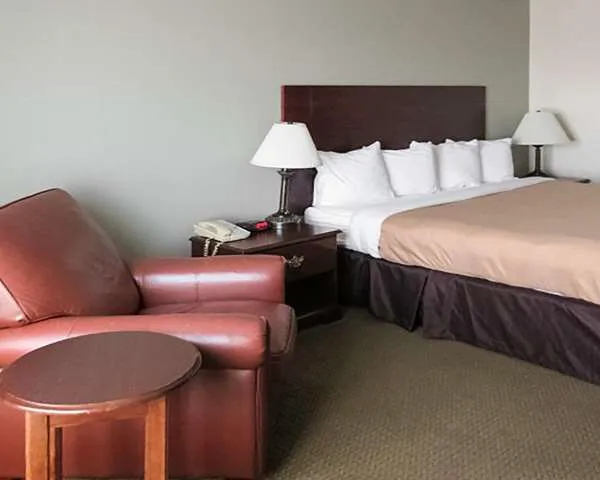 Quality Inn 4