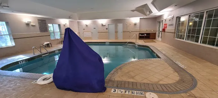 Country Inn & Suites by Radisson, Braselton, GA 4