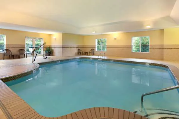 Country Inn & Suites by Radisson, Braselton, GA 4