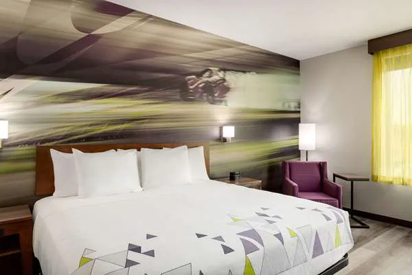 La Quinta Inn & Suites by Wyndham Braselton 4