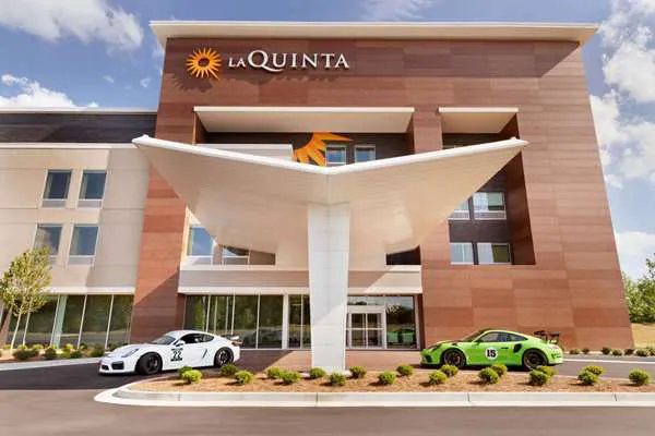 La Quinta Inn & Suites by Wyndham Braselton 4