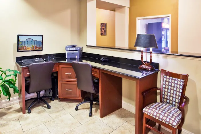 Candlewood Suites Athens by IHG 4