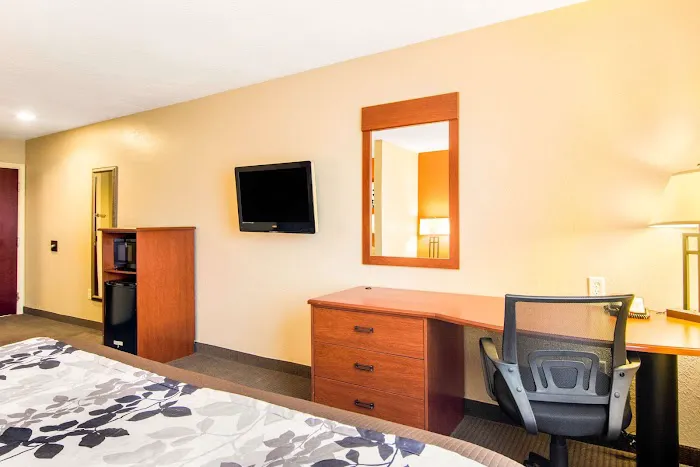Sleep Inn & Suites 4