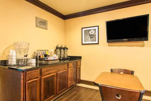 Sleep Inn & Suites 4