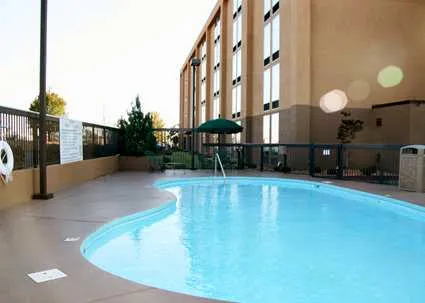 Hampton Inn Athens 4