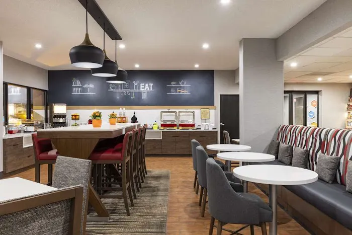 Hampton Inn Athens 4