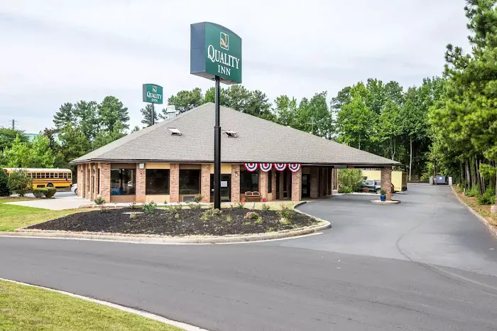 Quality Inn 4