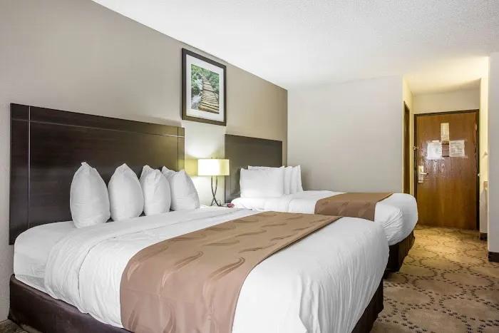 Quality Inn 4