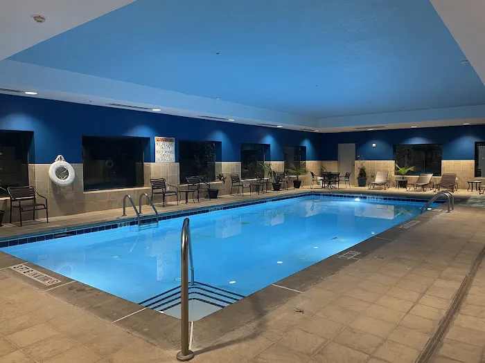 Hampton Inn & Suites Flowery Branch Lake Lanier 4