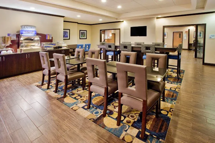Holiday Inn Express & Suites Buford NE - Lake Lanier by IHG 4