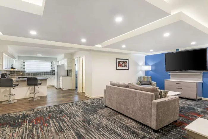 Best Western Plus Lake Lanier Gainesville Hotel & Suites 4