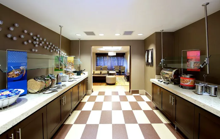 Hampton Inn Atlanta-Mall Of Georgia 4