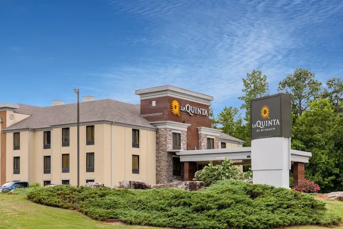 La Quinta Inn & Suites by Wyndham Covington 4