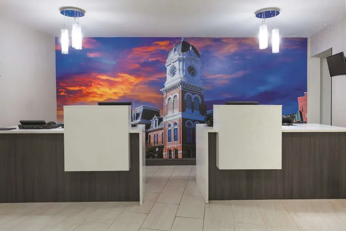 La Quinta Inn & Suites by Wyndham Covington 4