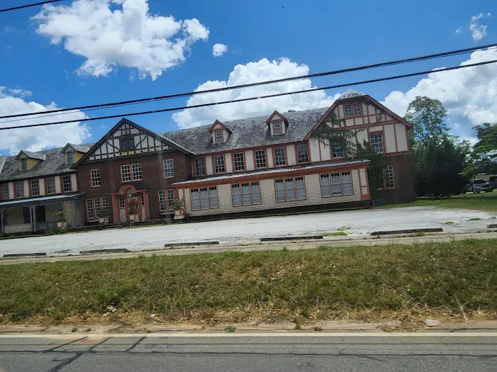 Historic Village Inn Hotel, Born in 1906 4