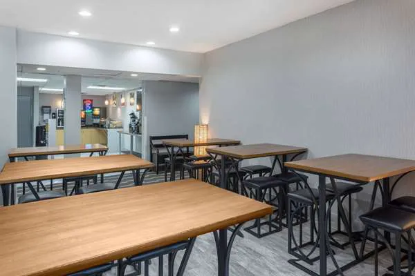 Microtel Inn & Suites by Wyndham Stockbridge/Atlanta I-75 4