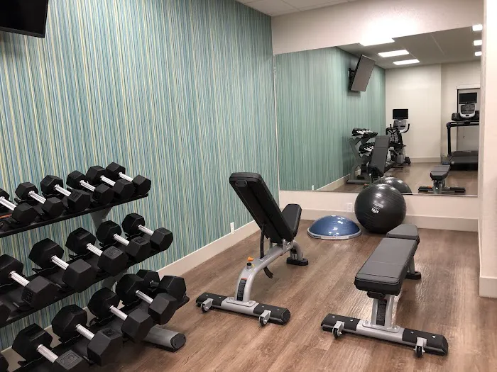 Holiday Inn Express & Suites Fayetteville, an IHG Hotel 4