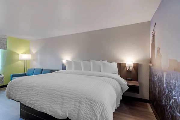 Clarion Pointe McDonough 4