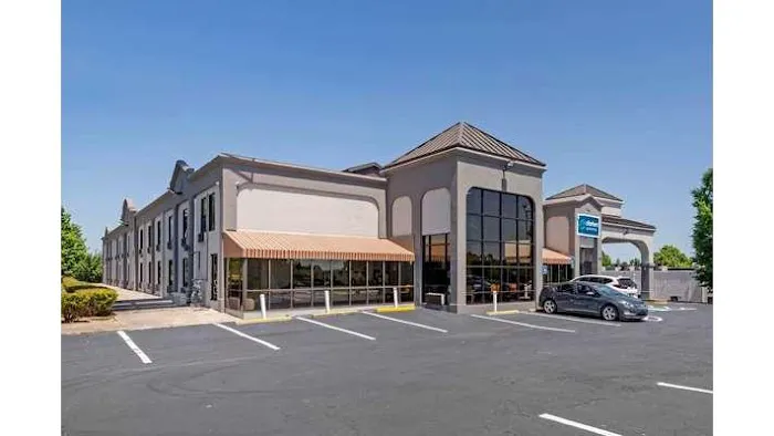 Clarion Pointe McDonough 4