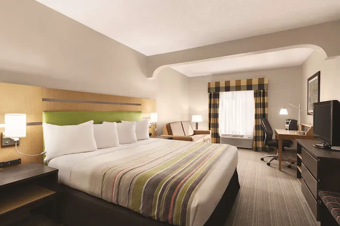 Country Inn & Suites by Radisson, Griffin, GA 4