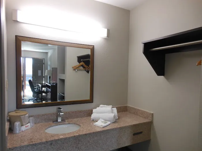Red Roof Inn Griffin 4