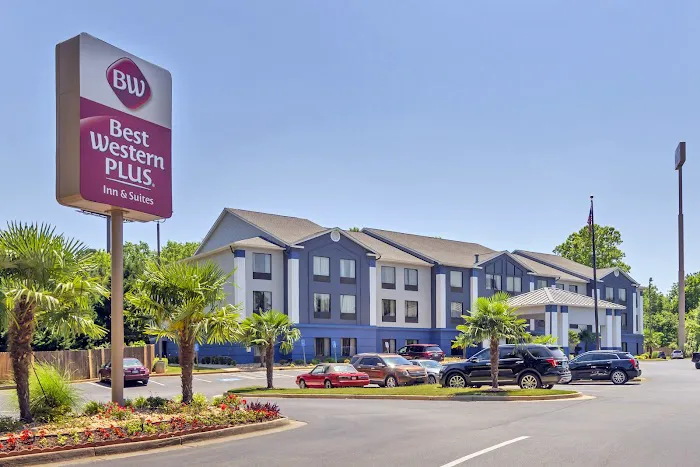 Best Western Plus McDonough Inn & Suites 4
