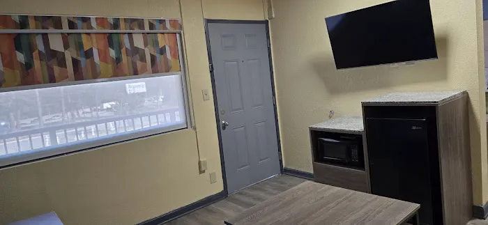 Regency Inn East Point, GA 4