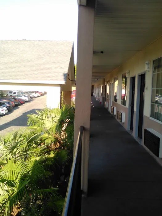 Garden Inn Union City 4