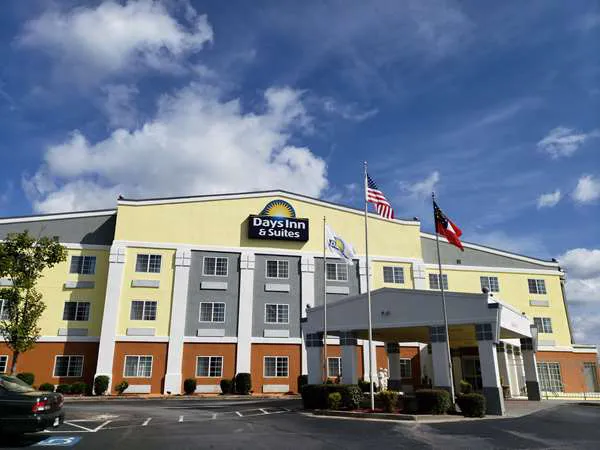 Days Inn & Suites by Wyndham Union City 4