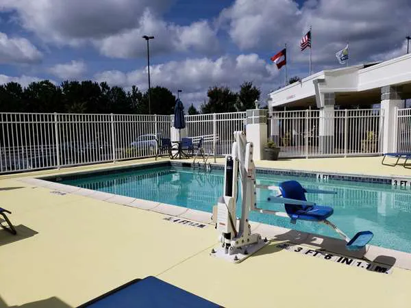 Days Inn & Suites by Wyndham Union City 4