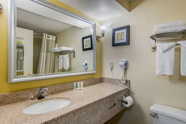 Quality Inn & Suites Union City - Atlanta South 4