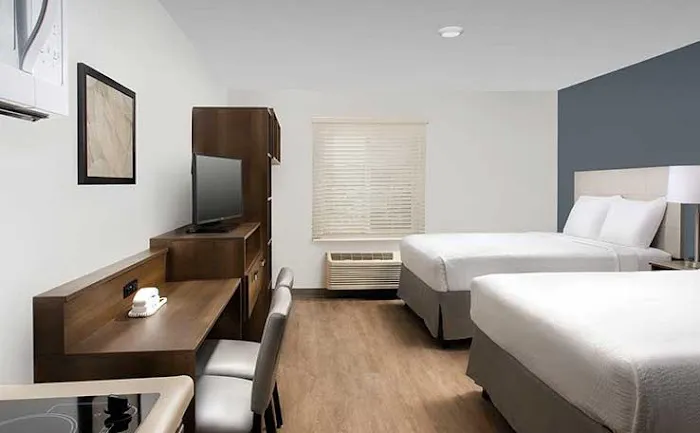 WoodSpring Suites Buford near Mall of Georgia-Lake Lanier 4