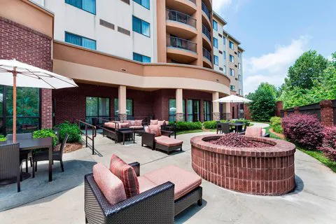 Courtyard Atlanta Buford Mall of Georgia 4