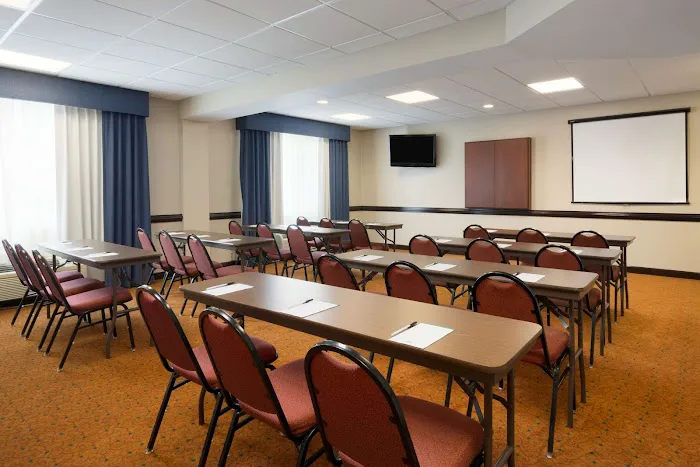 Country Inn & Suites by Radisson, Buford at Mall of Georgia, GA 4