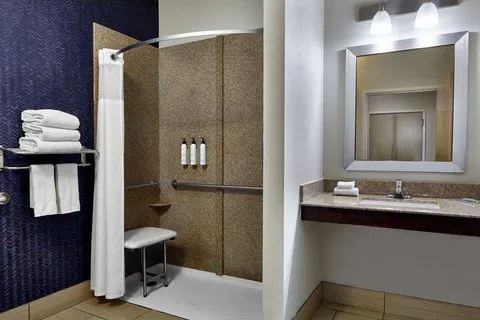 Fairfield Inn & Suites Gainesville 4