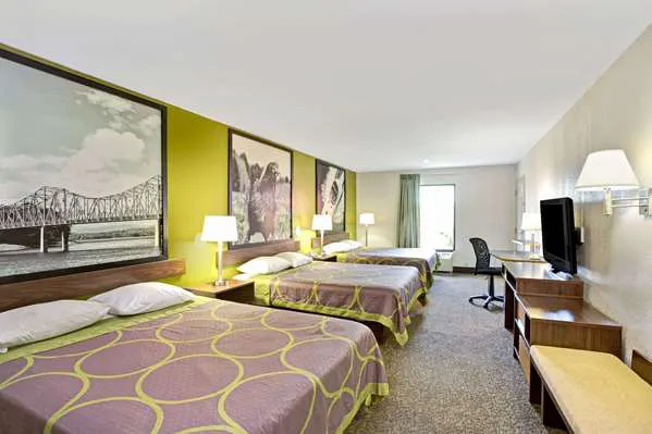 Super 8 by Wyndham Gainesville 4